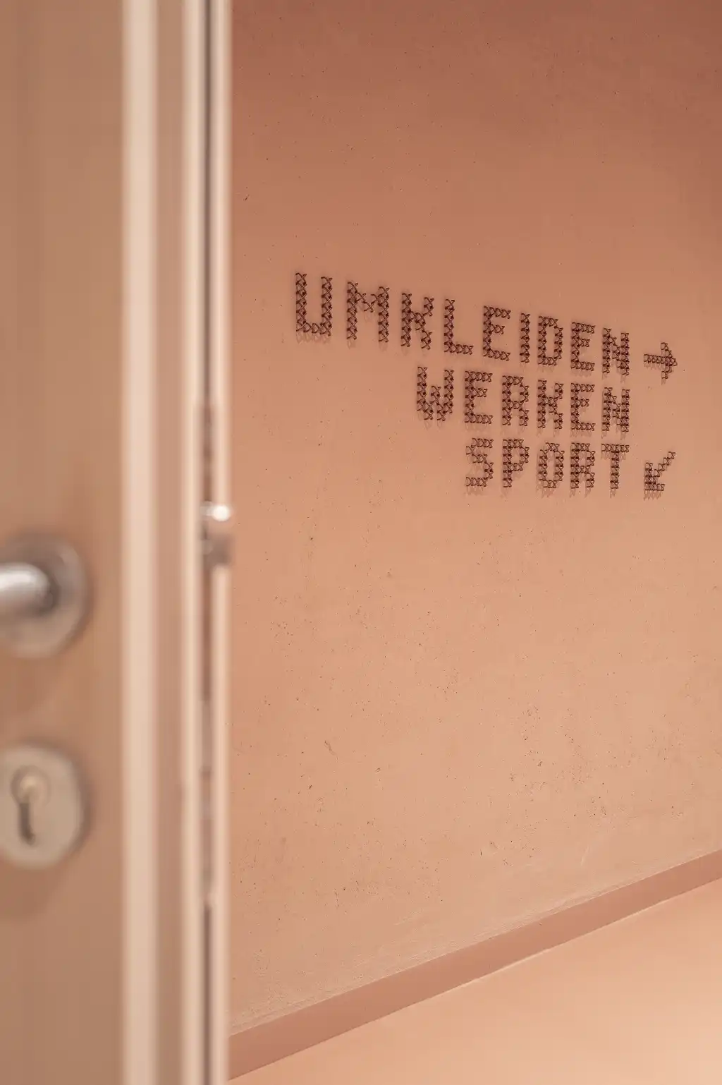 Wayfinding as a visual mantra
